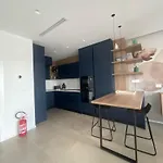 Penthouse Petroni 19