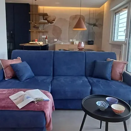 Penthouse Petroni 19 דירה