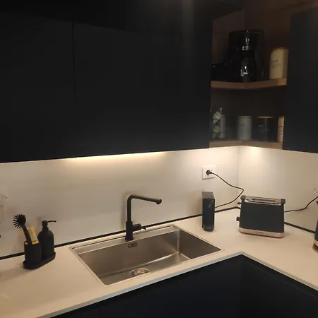 Penthouse Petroni 19 *