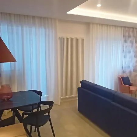 Penthouse Petroni 19 *