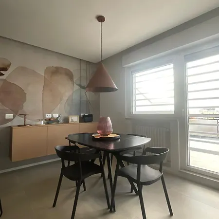 Penthouse Petroni 19 *