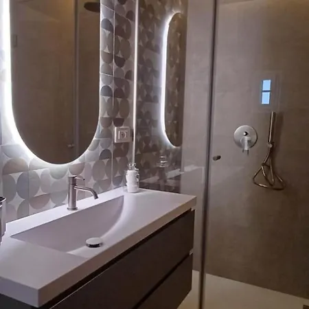 Lägenhet Penthouse Petroni 19 *
