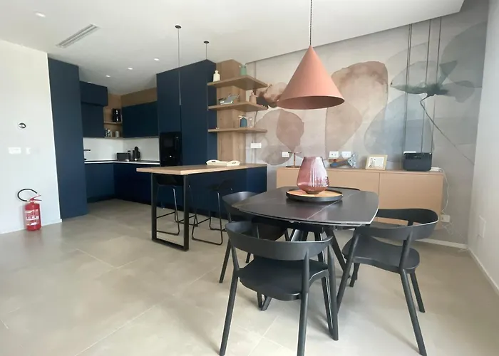 Penthouse Petroni 19 Bari